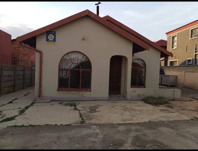 3 BEDROOM PROPERTY TO RENT IN DOBSONVILLE